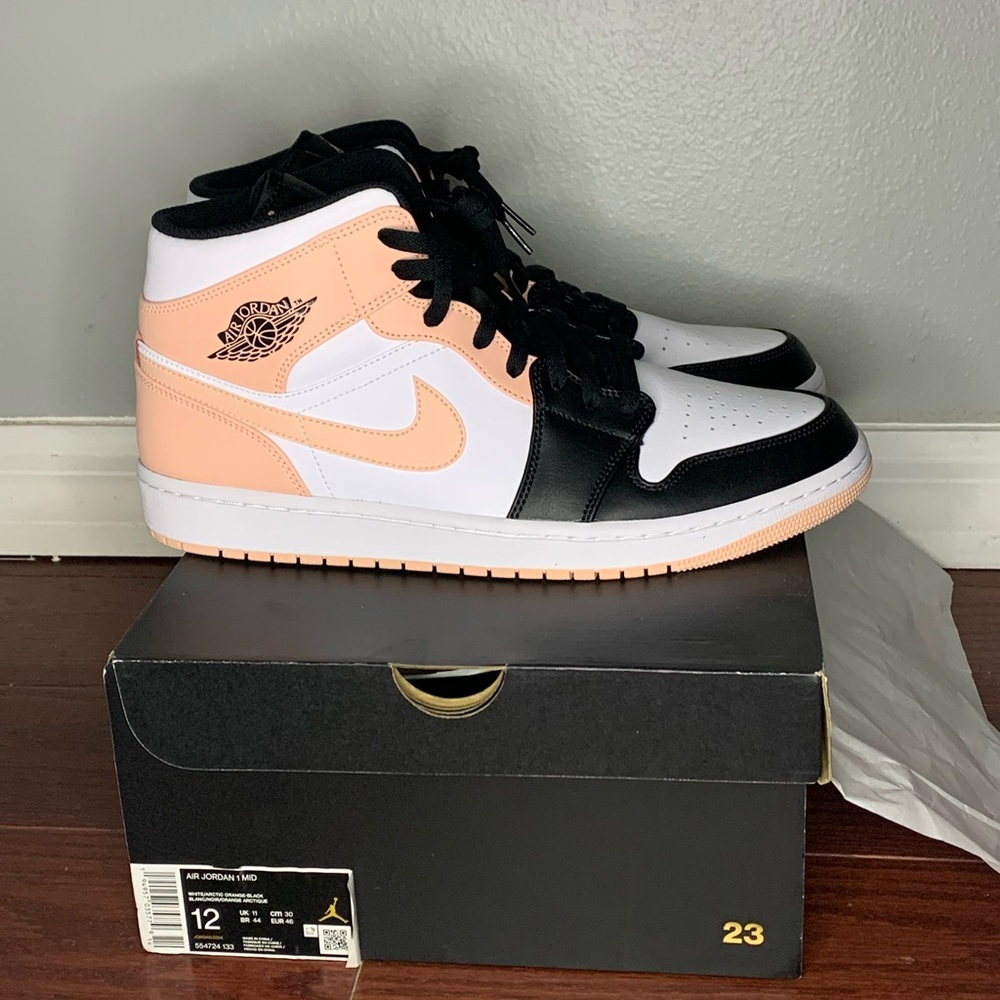 Air Jordan 1 Mid (Arctic Orange) Size 12 Brand New